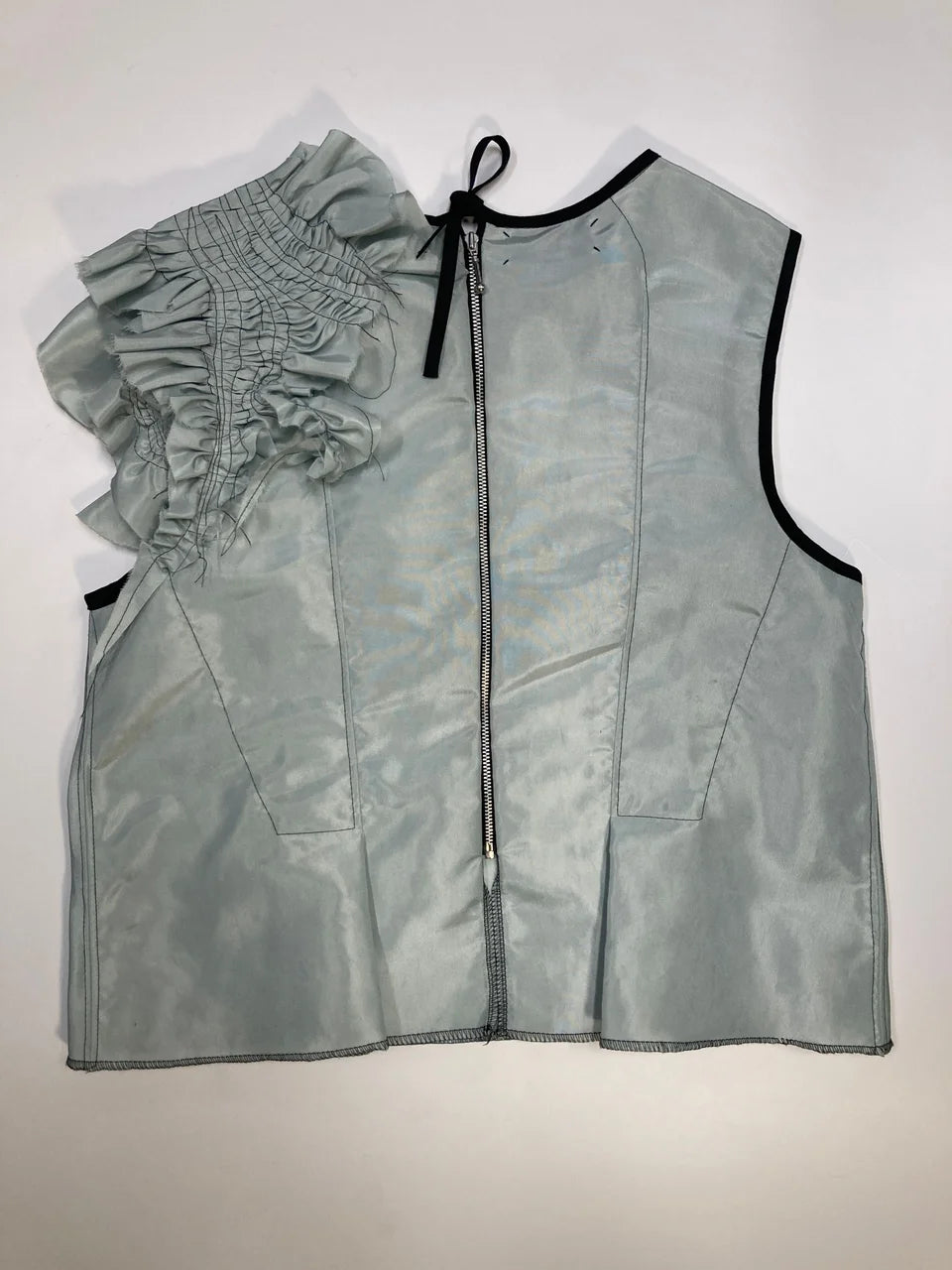 SLEEVELESS TOP - Turquoise w/ black thread